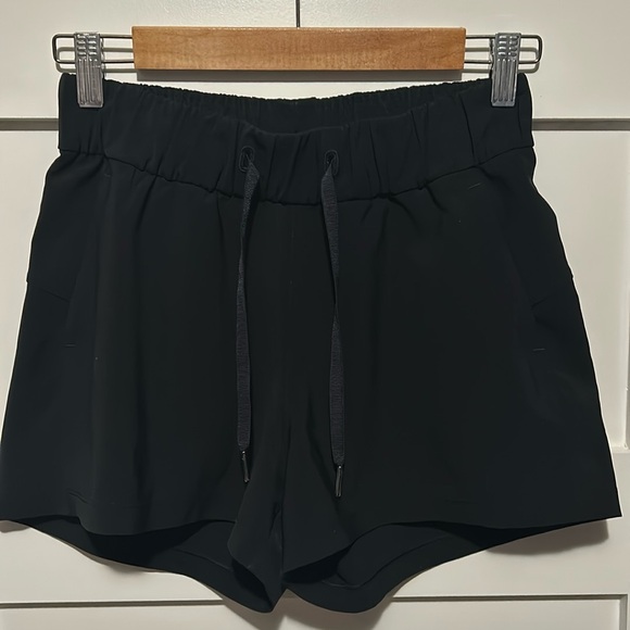 Lululemon On the Fly short - Picture 2 of 2